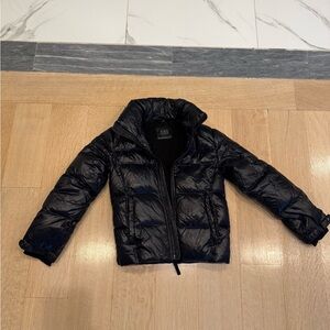 Stylish Black Puffer Jacket for Women